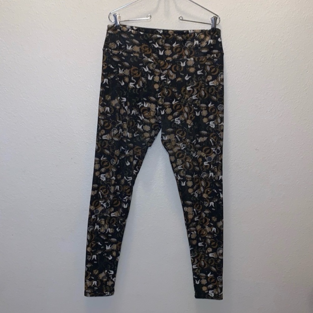 Lularoe black with brown flowers tall & curvy leggings